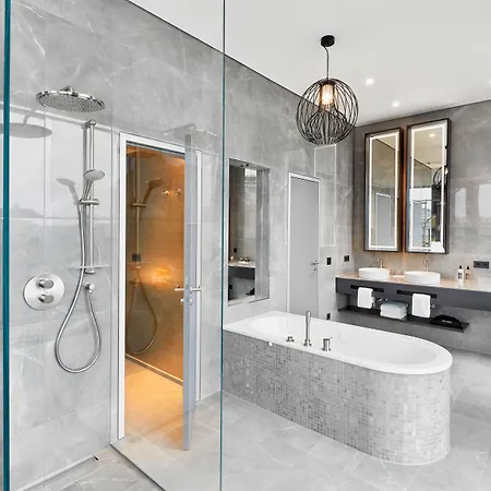 Hyperion Hotel 5*