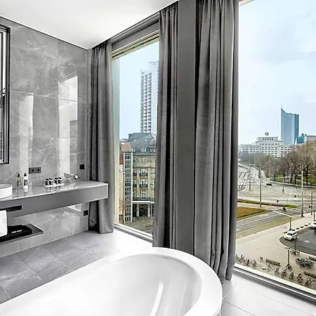 Hyperion Hotel 5*